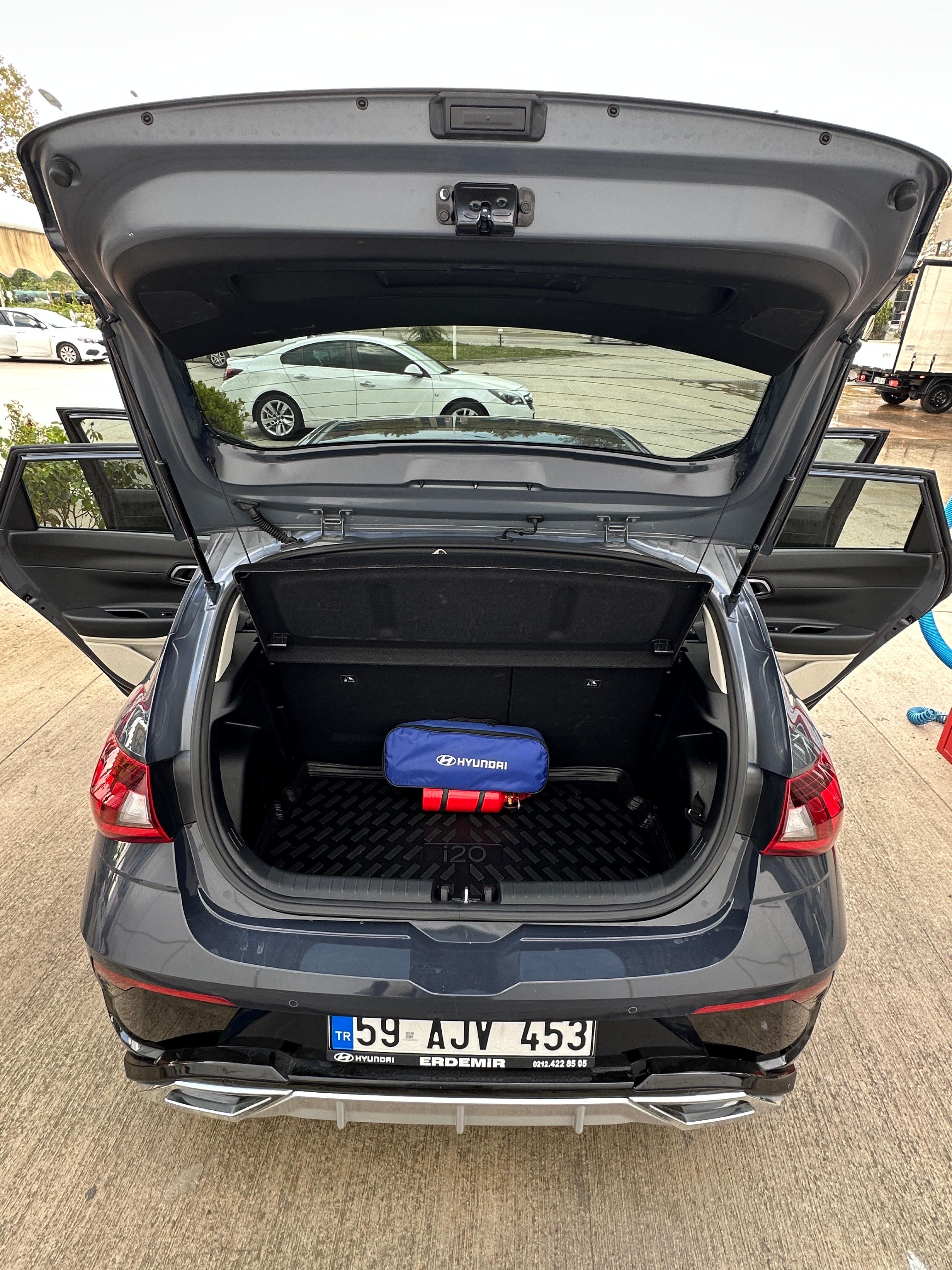 HYUNDAİ / i20