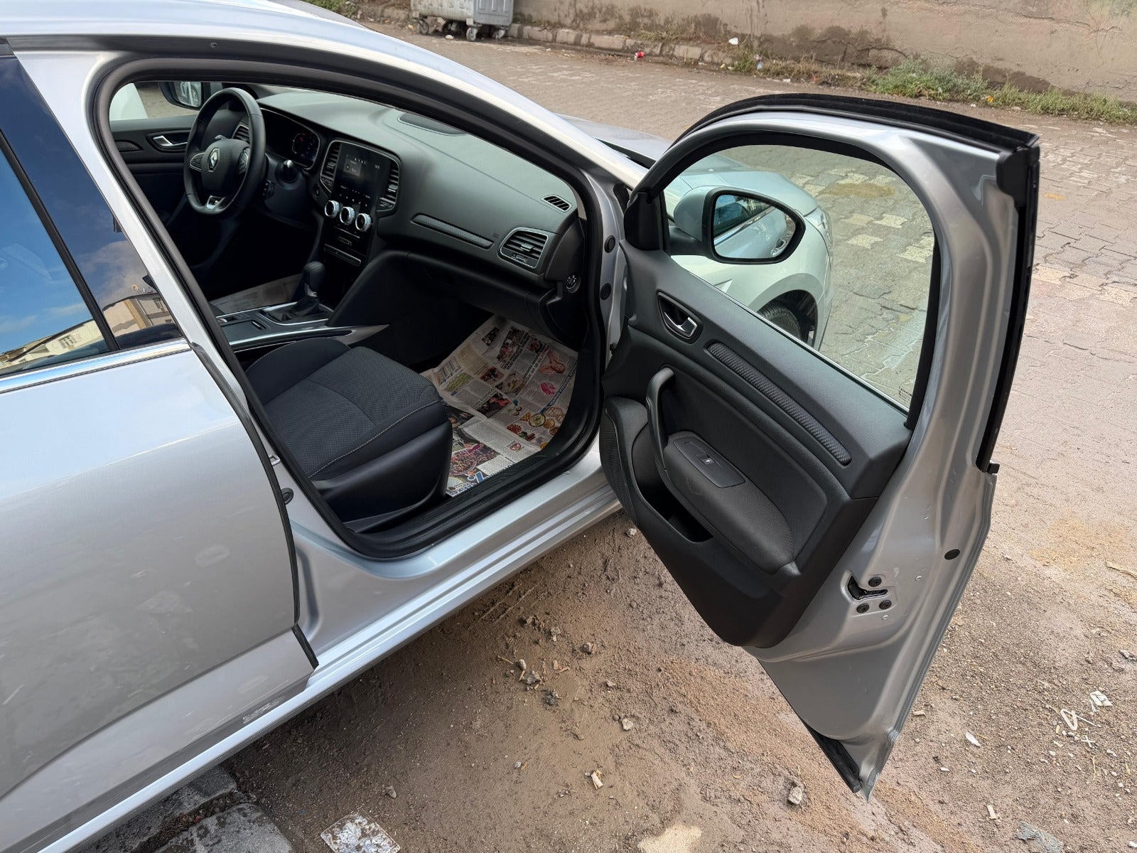 RENAULT / MEGANE 1.3 TOUCH ( PLUS PAKET )