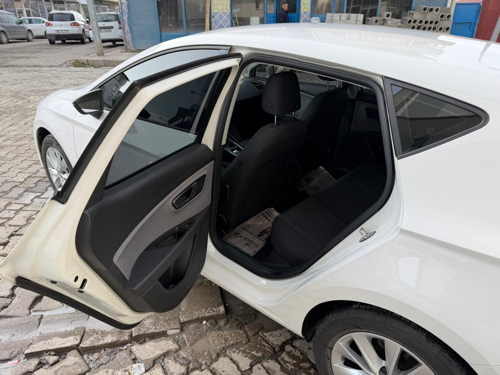 SEAT LEON 1.6 TDI STYLE