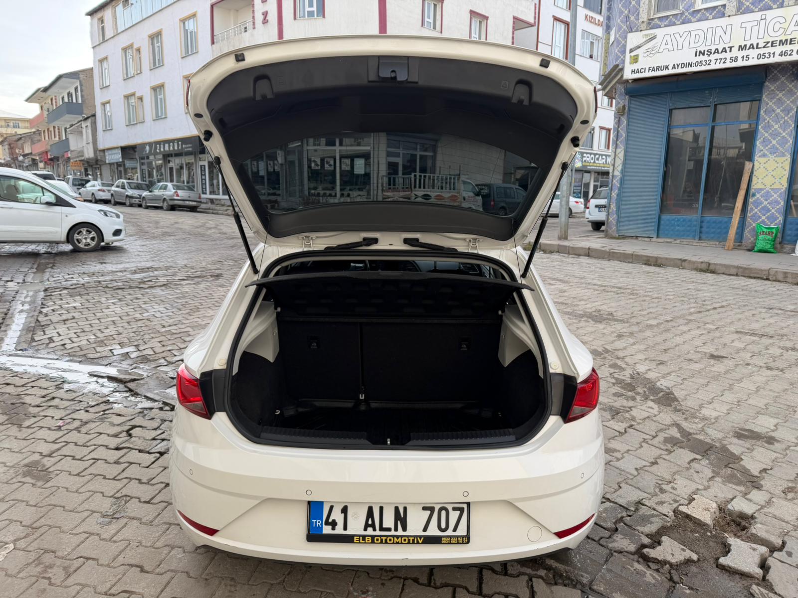 SEAT LEON 1.6 TDI STYLE